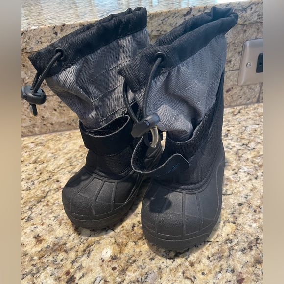 Columbia waterproof toddler snow boots - Picture 1 of 4